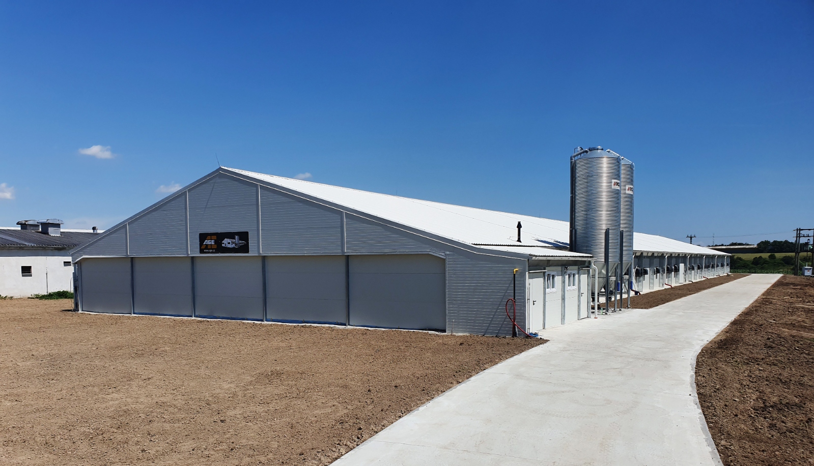 Customized prefabricated<br> farm halls AGE