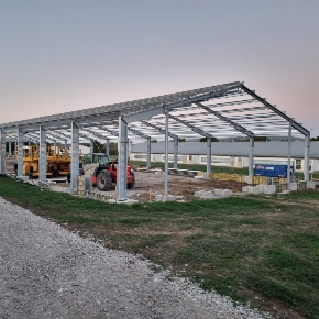 It's happening now! Construction of a new breeding shed for laying hens in Žabčice