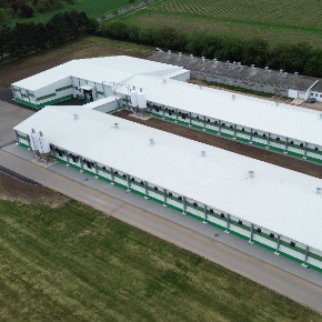 AGE dodává haly pro rozmnožovací chov nosnic na farmě v Žabčicích