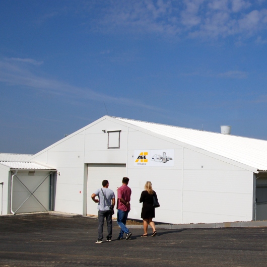 ROSTĚNICE, a.s. Cztery nowe nowoczesne hale oddane do użytku w Kučerov Farm